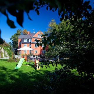 PYTLOUN DESIGN SELF CHECK-IN HOTEL | Liberec | The Garden